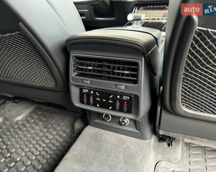 Чорний Ауді SQ8, об'ємом двигуна 4 л та пробігом 199 тис. км за 65000 $, фото 56 на Automoto.ua