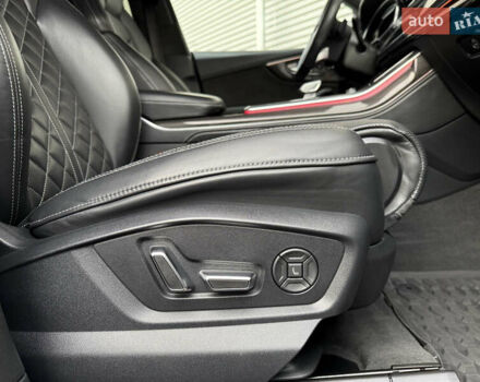 Чорний Ауді SQ8, об'ємом двигуна 4 л та пробігом 199 тис. км за 65000 $, фото 35 на Automoto.ua