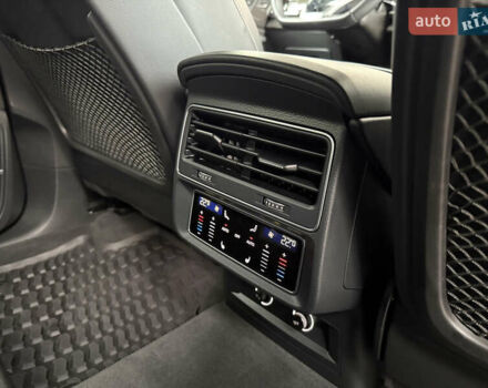 Чорний Ауді SQ8, об'ємом двигуна 4 л та пробігом 199 тис. км за 65000 $, фото 50 на Automoto.ua