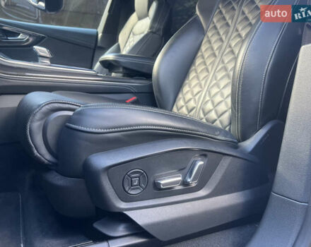 Ауді SQ8 2020 у Бердичеве на Automoto.ua Чорний Ауді SQ8, об'ємом двигуна 3.96 л та пробігом 107 тис. км за 90000 $, фото 8 на Automoto.ua