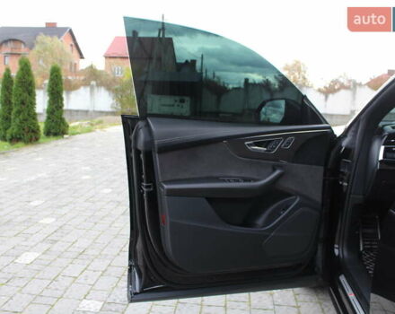 Чорний Ауді SQ8, об'ємом двигуна 3.96 л та пробігом 118 тис. км за 74900 $, фото 66 на Automoto.ua