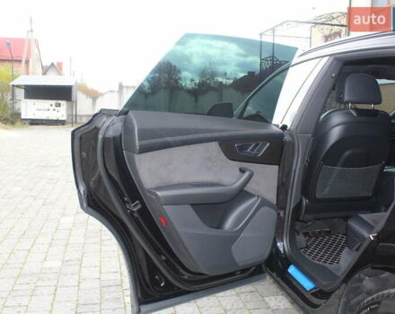 Чорний Ауді SQ8, об'ємом двигуна 3.96 л та пробігом 118 тис. км за 74900 $, фото 148 на Automoto.ua