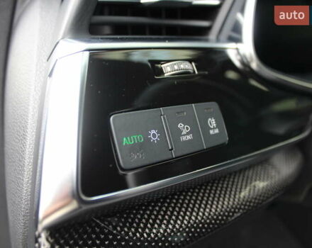 Черный Ауди SQ8, объемом двигателя 3.96 л и пробегом 118 тыс. км за 72900 $, фото 59 на Automoto.ua