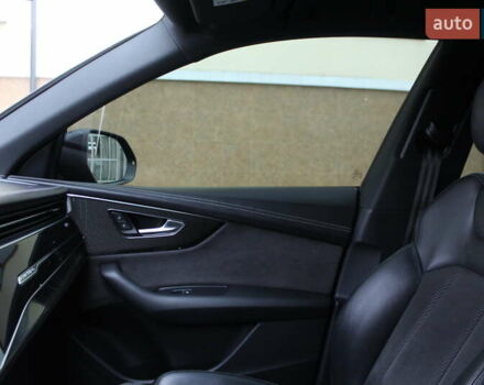 Черный Ауди SQ8, объемом двигателя 3.96 л и пробегом 118 тыс. км за 72900 $, фото 81 на Automoto.ua