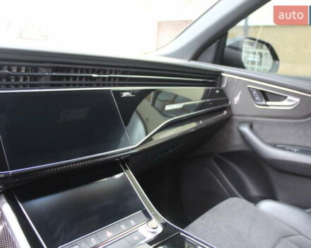 Черный Ауди SQ8, объемом двигателя 4 л и пробегом 118 тыс. км за 73900 $, фото 60 на Automoto.ua