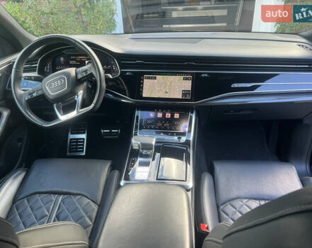 Ауді SQ8 2020 у Бердичеве на Automoto.ua Чорний Ауді SQ8, об'ємом двигуна 3.96 л та пробігом 107 тис. км за 90000 $, фото 6 на Automoto.ua