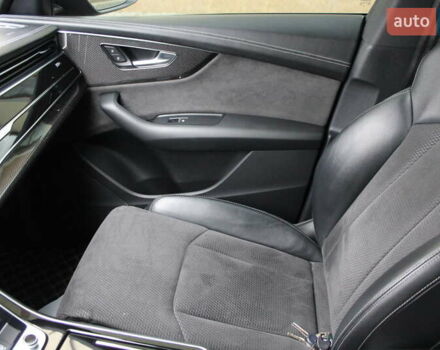 Черный Ауди SQ8, объемом двигателя 3.96 л и пробегом 118 тыс. км за 72900 $, фото 83 на Automoto.ua