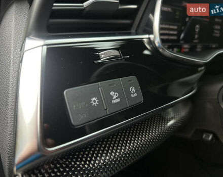Ауди SQ8 2020 в Трускавце на Automoto.ua Черный Ауди SQ8, объемом двигателя 4 л и пробегом 118 тыс. км за 73900 $, фото 57 на Automoto.ua