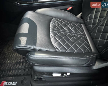 Чорний Ауді SQ8, об'ємом двигуна 4 л та пробігом 91 тис. км за 74500 $, фото 29 на Automoto.ua