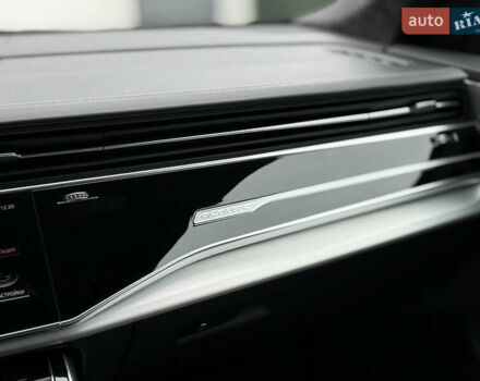 Черный Ауди SQ8, объемом двигателя 4 л и пробегом 89 тыс. км за 77700 $, фото 21 на Automoto.ua