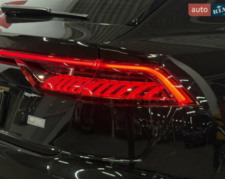 Ауді SQ8 2021 у Одесі на Automoto.ua Чорний Ауді SQ8, об'ємом двигуна 4 л та пробігом 27 тис. км за 115000 $, фото 23 на Automoto.ua