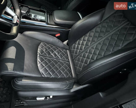 Чорний Ауді SQ8, об'ємом двигуна 4 л та пробігом 91 тис. км за 74500 $, фото 30 на Automoto.ua
