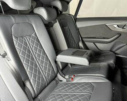 Ауді SQ8 2021 у Одесі на Automoto.ua Чорний Ауді SQ8, об'ємом двигуна 4 л та пробігом 27 тис. км за 115000 $, фото 63 на Automoto.ua