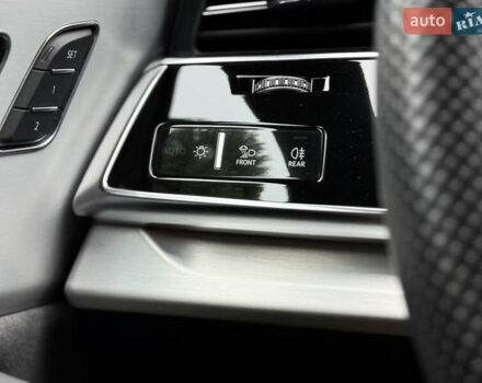 Черный Ауди SQ8, объемом двигателя 4 л и пробегом 89 тыс. км за 77700 $, фото 38 на Automoto.ua