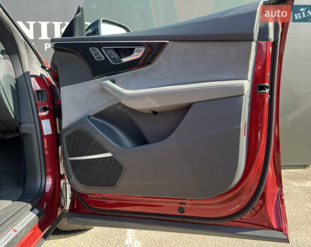 Красный Ауди SQ8, объемом двигателя 4 л и пробегом 169 тыс. км за 67999 $, фото 28 на Automoto.ua