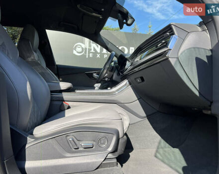 Красный Ауди SQ8, объемом двигателя 4 л и пробегом 169 тыс. км за 67999 $, фото 25 на Automoto.ua