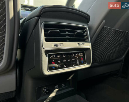 Красный Ауди SQ8, объемом двигателя 4 л и пробегом 169 тыс. км за 67999 $, фото 24 на Automoto.ua