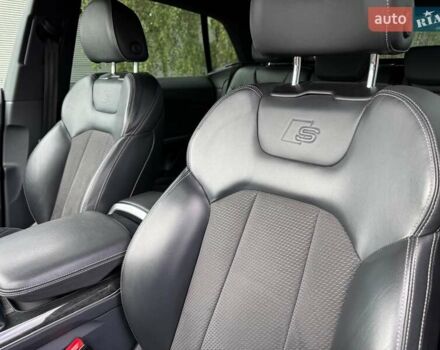 Сірий Ауді SQ8, об'ємом двигуна 4 л та пробігом 180 тис. км за 69300 $, фото 31 на Automoto.ua