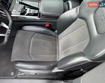 Сірий Ауді SQ8, об'ємом двигуна 4 л та пробігом 180 тис. км за 69300 $, фото 32 на Automoto.ua