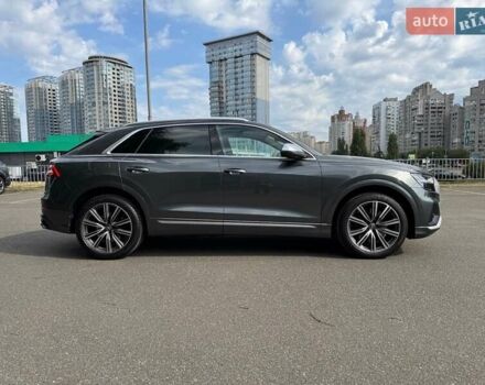 Сірий Ауді SQ8, об'ємом двигуна 4 л та пробігом 180 тис. км за 69300 $, фото 9 на Automoto.ua