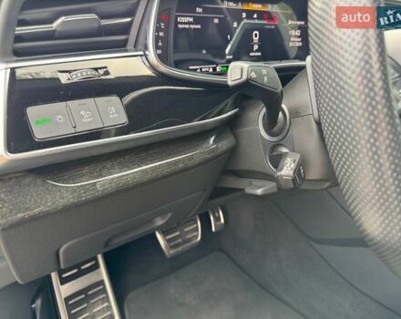 Сірий Ауді SQ8, об'ємом двигуна 4 л та пробігом 180 тис. км за 69300 $, фото 34 на Automoto.ua