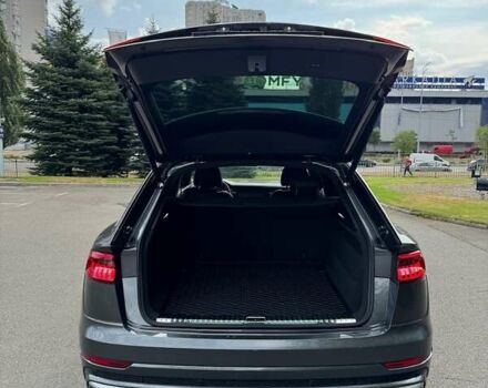 Сірий Ауді SQ8, об'ємом двигуна 4 л та пробігом 180 тис. км за 69300 $, фото 15 на Automoto.ua
