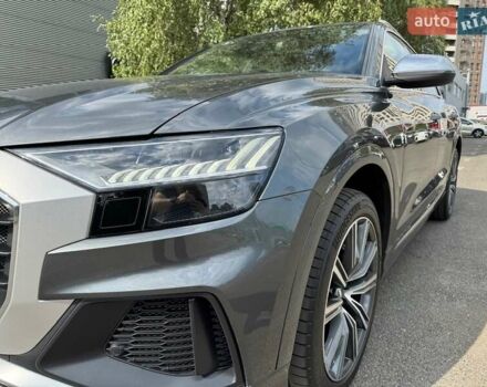 Сірий Ауді SQ8, об'ємом двигуна 4 л та пробігом 180 тис. км за 69300 $, фото 1 на Automoto.ua
