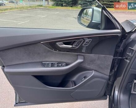 Сірий Ауді SQ8, об'ємом двигуна 4 л та пробігом 180 тис. км за 69300 $, фото 27 на Automoto.ua