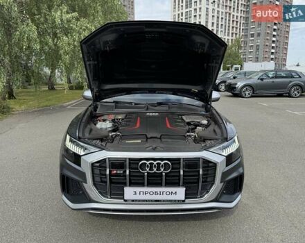 Сірий Ауді SQ8, об'ємом двигуна 4 л та пробігом 180 тис. км за 69300 $, фото 4 на Automoto.ua