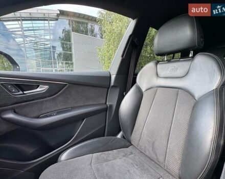 Сірий Ауді SQ8, об'ємом двигуна 4 л та пробігом 180 тис. км за 69300 $, фото 65 на Automoto.ua