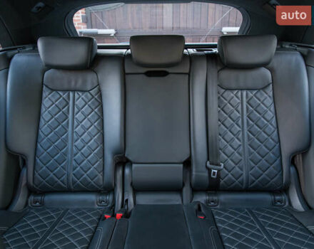 Серый Ауди SQ8, объемом двигателя 4 л и пробегом 130 тыс. км за 79700 $, фото 11 на Automoto.ua