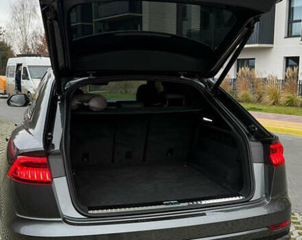 Серый Ауди SQ8, объемом двигателя 4 л и пробегом 98 тыс. км за 73000 $, фото 8 на Automoto.ua