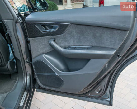 Серый Ауди SQ8, объемом двигателя 4 л и пробегом 130 тыс. км за 79700 $, фото 12 на Automoto.ua