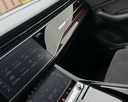 Серый Ауди SQ8, объемом двигателя 4 л и пробегом 98 тыс. км за 73000 $, фото 13 на Automoto.ua