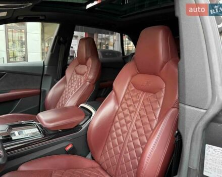 Серый Ауди SQ8, объемом двигателя 4 л и пробегом 92 тыс. км за 84900 $, фото 17 на Automoto.ua