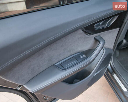 Серый Ауди SQ8, объемом двигателя 4 л и пробегом 130 тыс. км за 79700 $, фото 18 на Automoto.ua