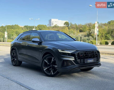 Сірий Ауді SQ8, об'ємом двигуна 4 л та пробігом 49 тис. км за 92000 $, фото 4 на Automoto.ua