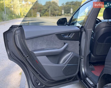 Сірий Ауді SQ8, об'ємом двигуна 4 л та пробігом 49 тис. км за 92000 $, фото 44 на Automoto.ua