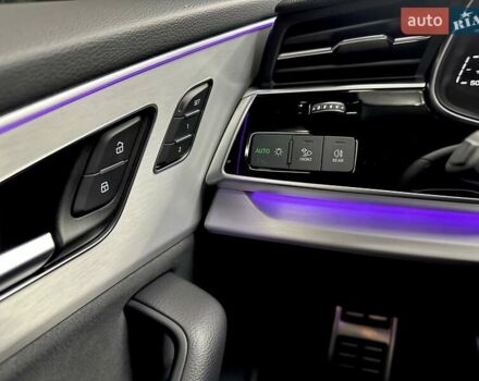 Серый Ауди SQ8, объемом двигателя 4 л и пробегом 47 тыс. км за 98000 $, фото 51 на Automoto.ua