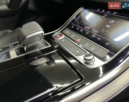 Серый Ауди SQ8, объемом двигателя 4 л и пробегом 47 тыс. км за 98000 $, фото 39 на Automoto.ua