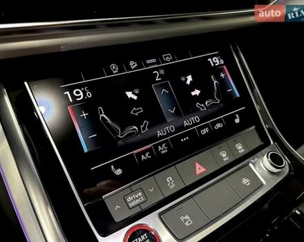 Серый Ауди SQ8, объемом двигателя 4 л и пробегом 47 тыс. км за 98000 $, фото 54 на Automoto.ua