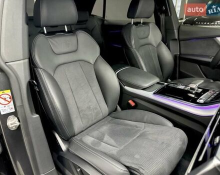 Серый Ауди SQ8, объемом двигателя 4 л и пробегом 47 тыс. км за 98000 $, фото 35 на Automoto.ua