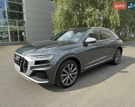 Серый Ауди SQ8, объемом двигателя 4 л и пробегом 180 тыс. км за 69900 $, фото 1 на Automoto.ua