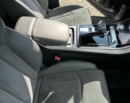 Ауді SQ8 2020 у Львові на Automoto.ua Синій Ауді SQ8, об'ємом двигуна 3.96 л та пробігом 115 тис. км за 80900 $, фото 4 на Automoto.ua