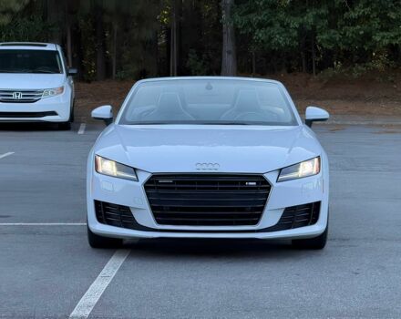 Белый Ауди ТТ, объемом двигателя 2 л и пробегом 74 тыс. км за 10000 $, фото 1 на Automoto.ua