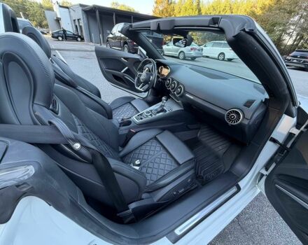 Белый Ауди ТТ, объемом двигателя 2 л и пробегом 74 тыс. км за 10000 $, фото 10 на Automoto.ua