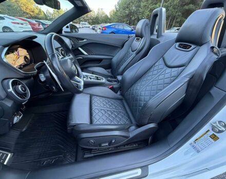 Белый Ауди ТТ, объемом двигателя 2 л и пробегом 74 тыс. км за 10000 $, фото 6 на Automoto.ua