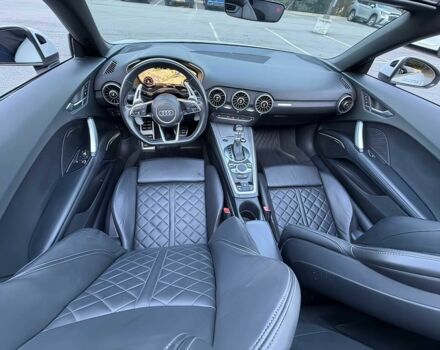 Белый Ауди ТТ, объемом двигателя 2 л и пробегом 74 тыс. км за 10000 $, фото 7 на Automoto.ua