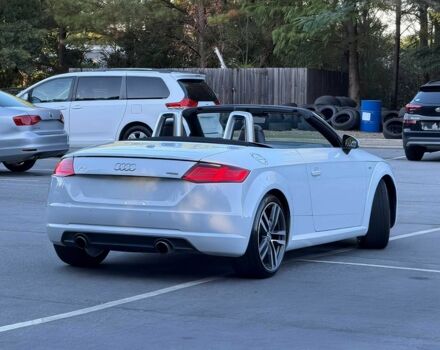 Белый Ауди ТТ, объемом двигателя 2 л и пробегом 74 тыс. км за 10000 $, фото 3 на Automoto.ua