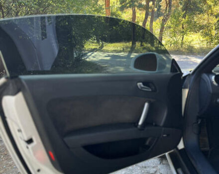 Белый Ауди ТТ, объемом двигателя 1.98 л и пробегом 138 тыс. км за 13000 $, фото 6 на Automoto.ua